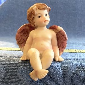 Cherub Angel Shelf Sitter